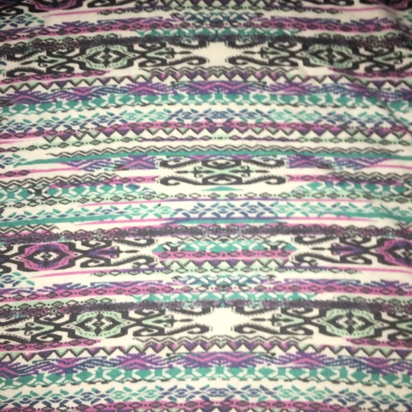 Patterned Women’s XS Colorful Tee Shirt - Picture 2 of 4